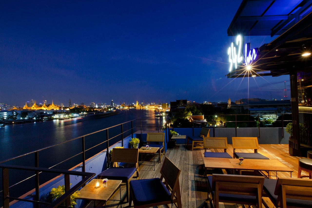 342 Bar rooftop in Riverside / Thon Buri, Bangkok