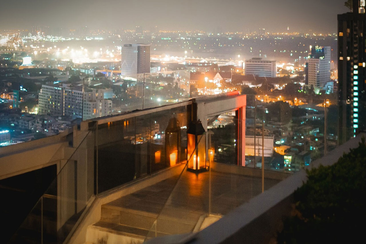 Amber Bar rooftop in Asoke / Rama IV, Bangkok