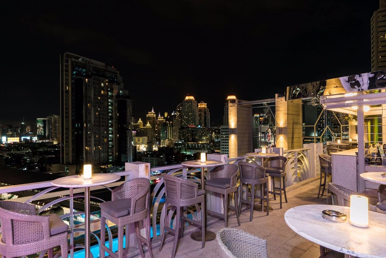 Barracuda Rooftop Bar rooftop bar in Phaya Thai / Makkasan, Bangkok