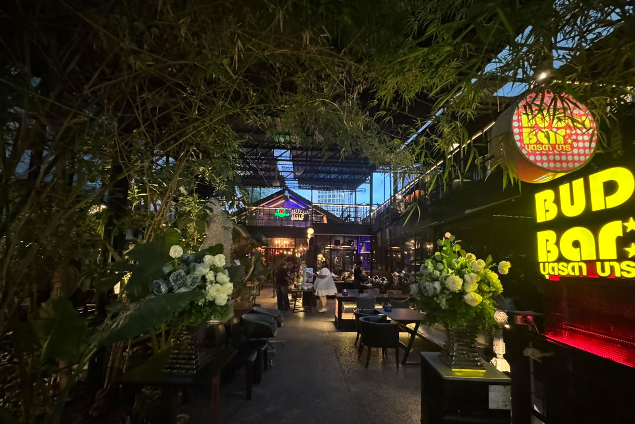 Budda Bar rooftop bar in Lat Phrao / Chatuchak, Bangkok