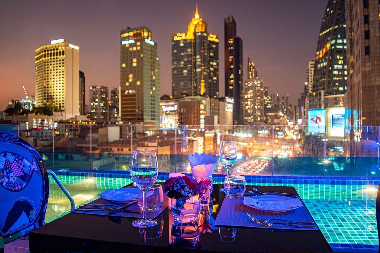 Clover Sky Bar & Restaurant rooftop bar in Asoke / Sukhumvit 16, Bangkok