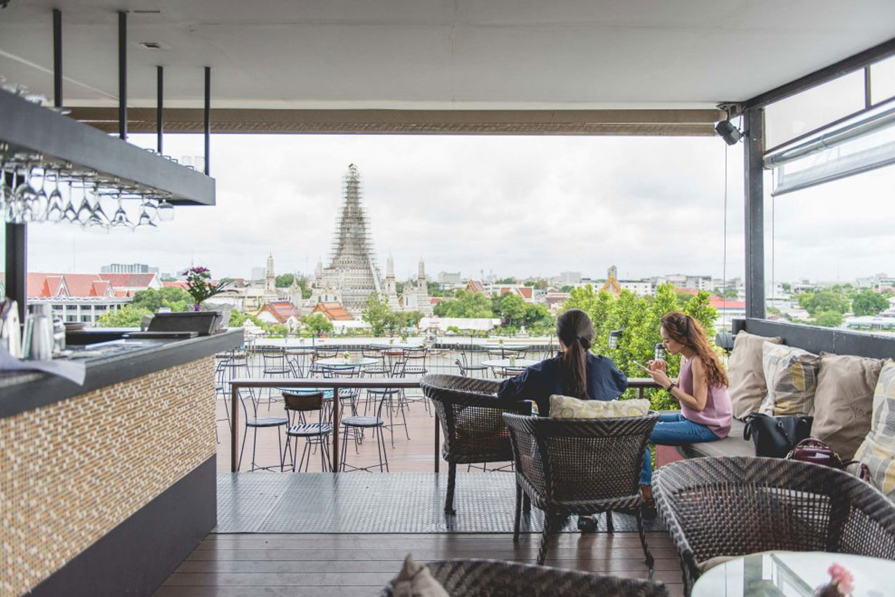 Eagle Nest Bar rooftop in Old Town / Riverside, Bangkok