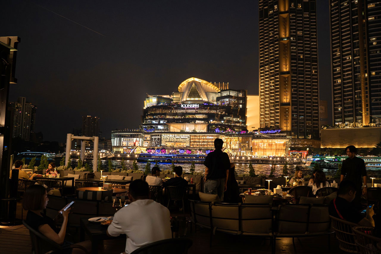 High Tide Eatery & Bar rooftop bar in Bang Rak, Bangkok