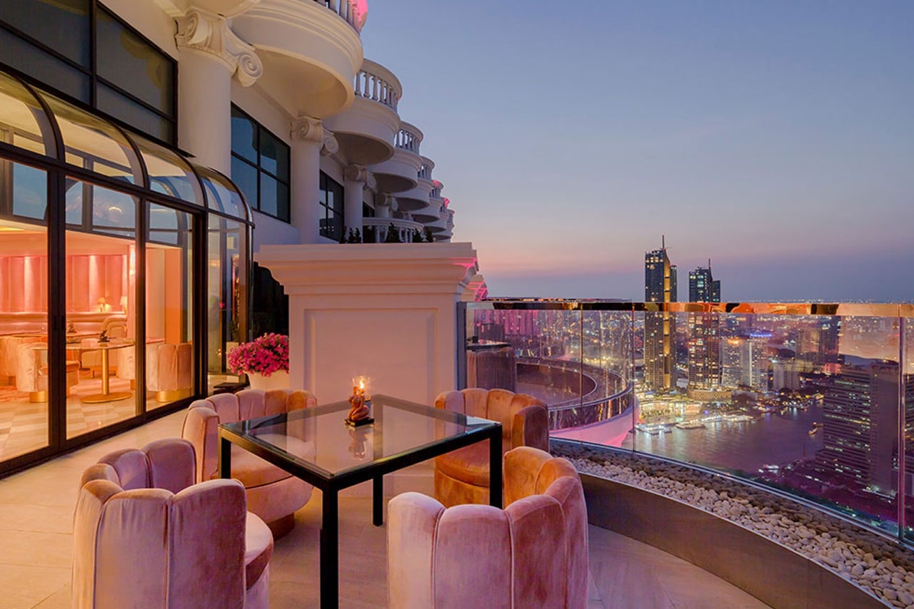 Pink Bar rooftop bar in Silom / Riverside, Bangkok