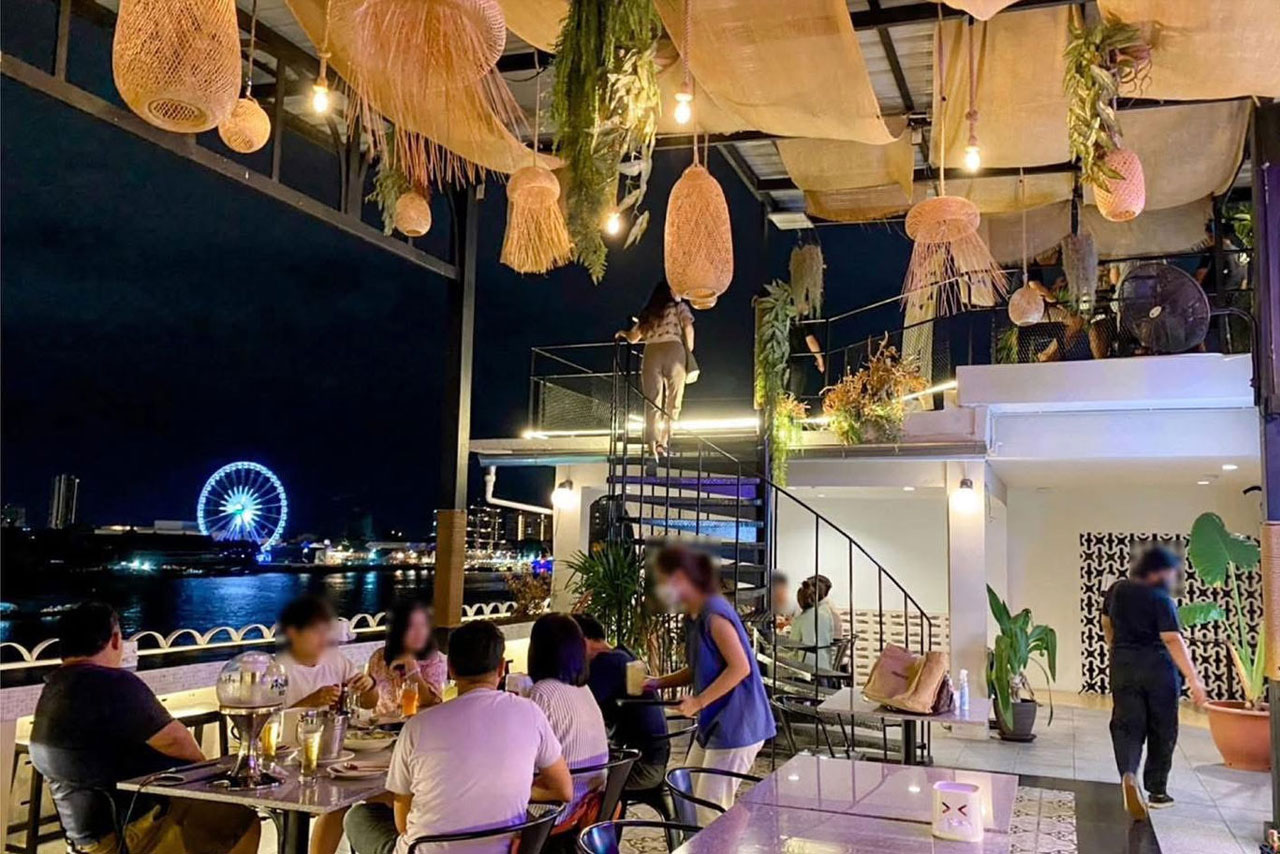 Rim Rooftop Dining & Bar rooftop in Thon Buri / Khlong San, Bangkok