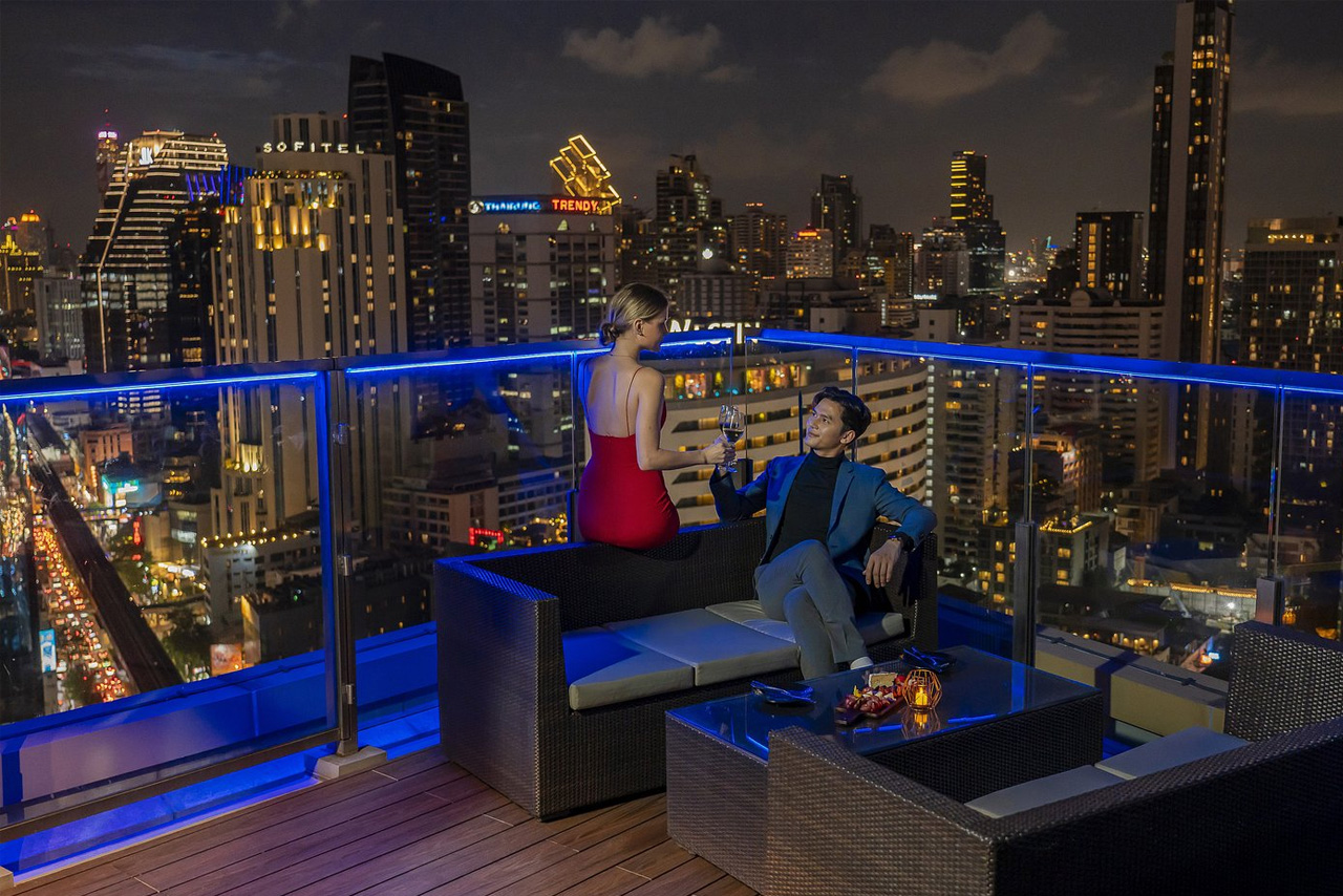Trans Blue Bar rooftop bar in Asoke, Bangkok