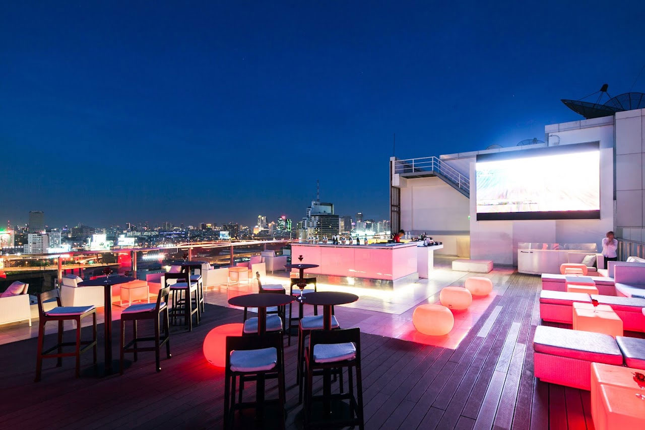 WALK Rooftop Bar rooftop bar in Pratunam, Bangkok